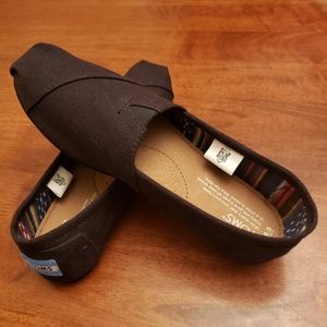 Black Women's TOMS shoes